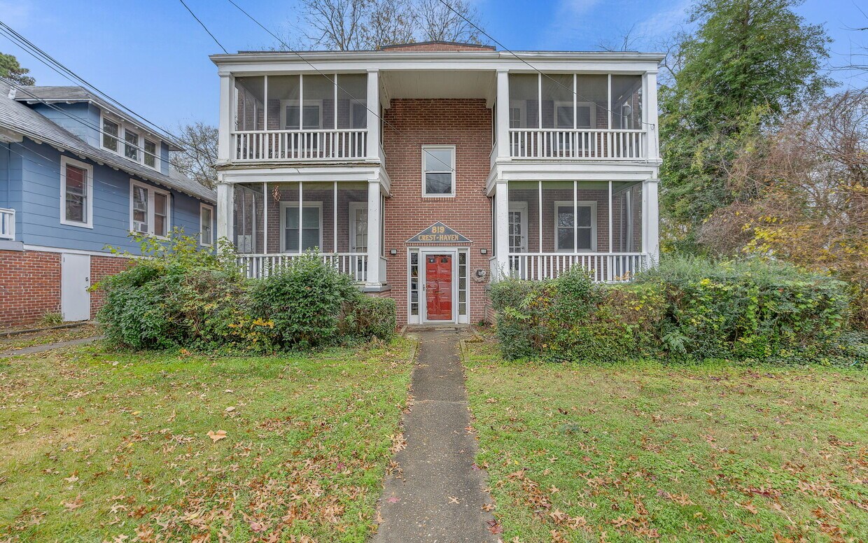 Foto principal - 819 W 51st St