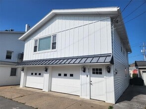 Building Photo - 211 10th Ave