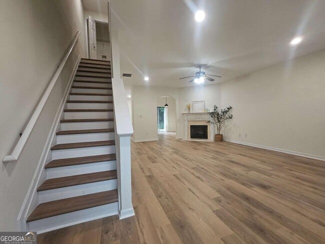 Building Photo - 619 Kenridge Way