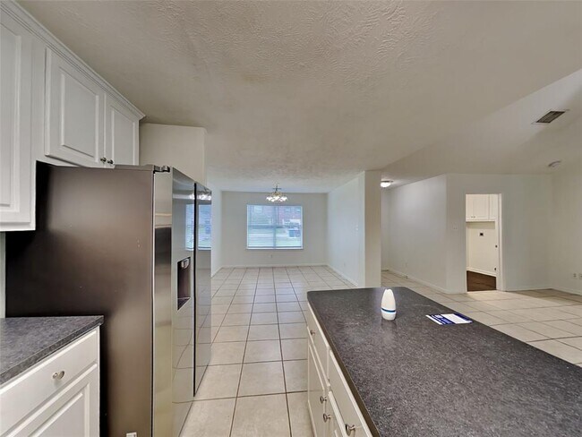 Foto del edificio - 16365 Hidden River Ct