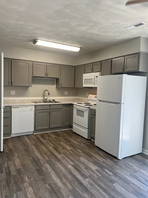 Cocina - Prime at Wright Apartments and Townhomes