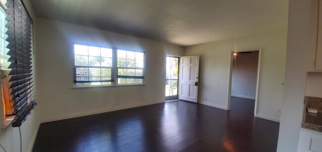 Building Photo - 9516 Bogue St