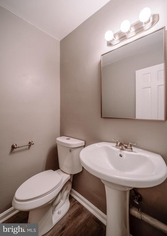 Foto del edificio - 6645 Midhill Pl