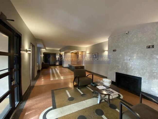 Foto del edificio - 100 Bennett Avenue
