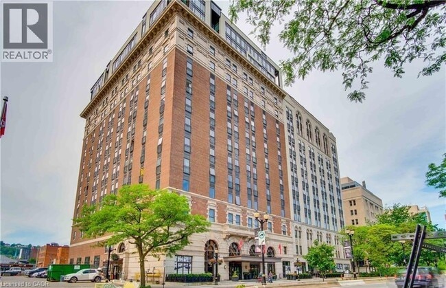 Photo du bâtiment - 112 King St E