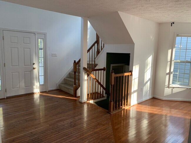 Entrance - 9248 Stream View Ln