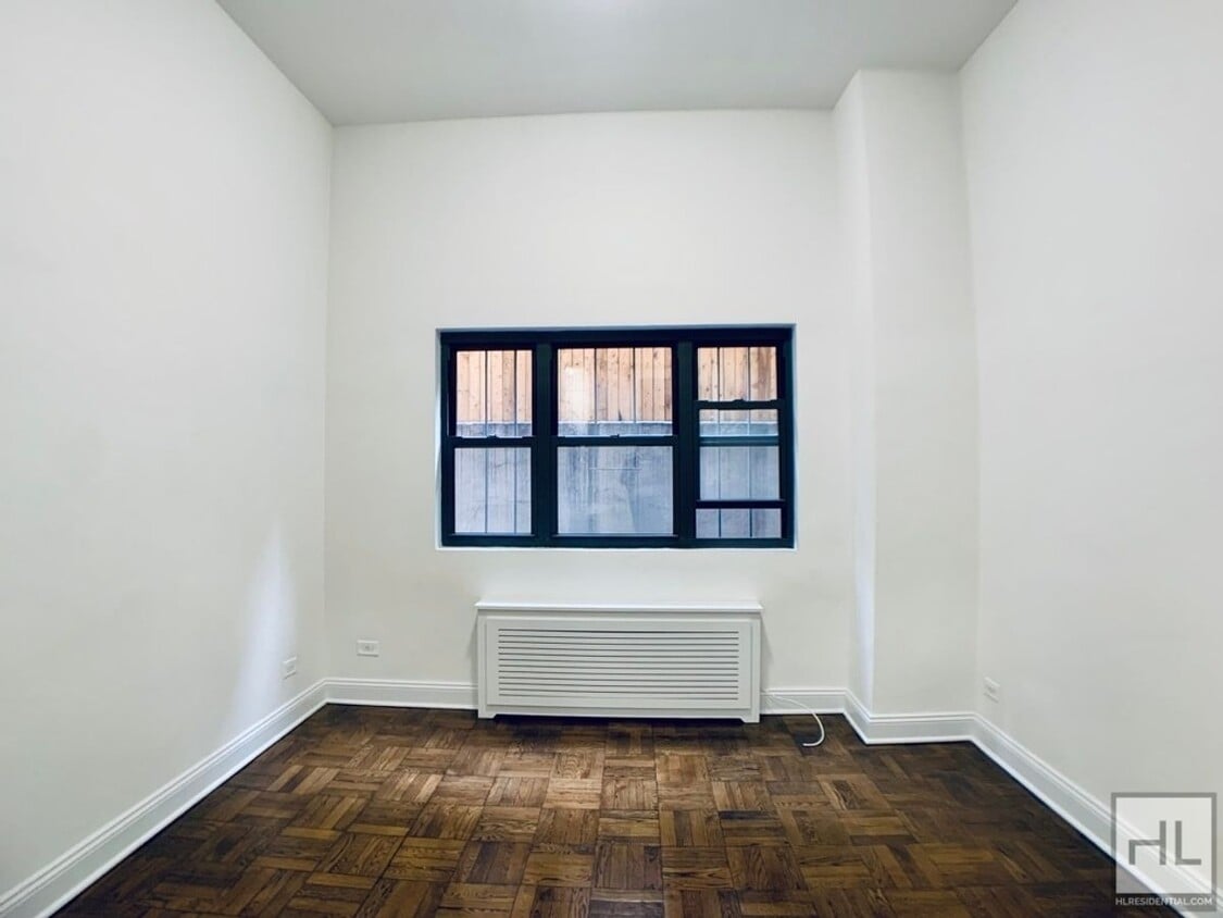 Primary Photo - EAST 35 STREET