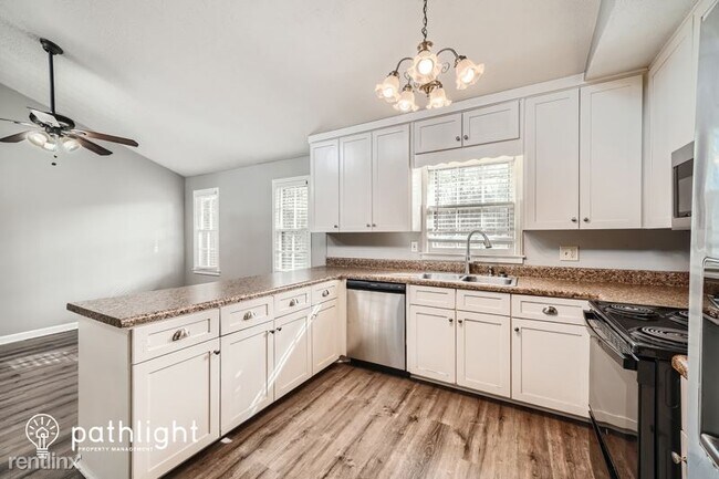 Foto del edificio - 3 br, 2 bath House - 825 Cochise Trail UNIT