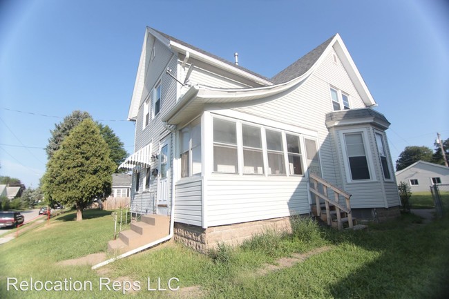 Building Photo - 3 br, 1 bath House - 1616 W 16th St