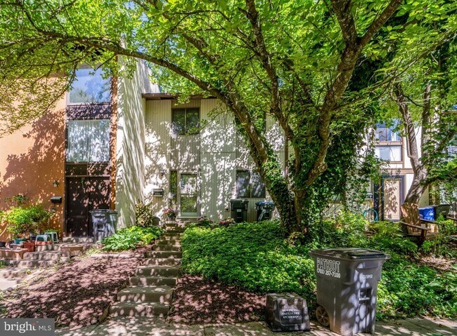 Foto del edificio - 2455 Pyrenees Ct