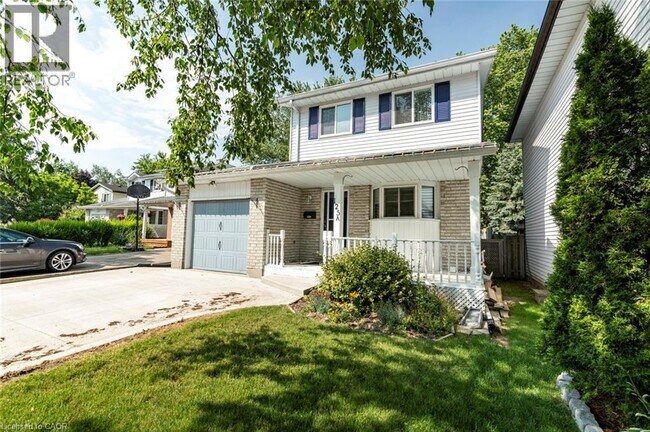 Building Photo - 125 Cornerbrook Crescent
