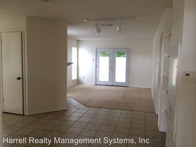 Building Photo - 4211 Lake Shore Villa Dr Lk