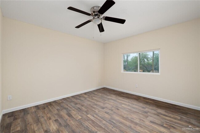 Building Photo - 1620 W Samano St