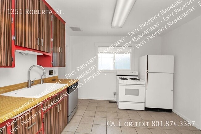 Building Photo - 1351 Roberta St