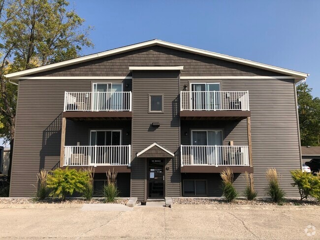 Building Photo - Spruce Pointe