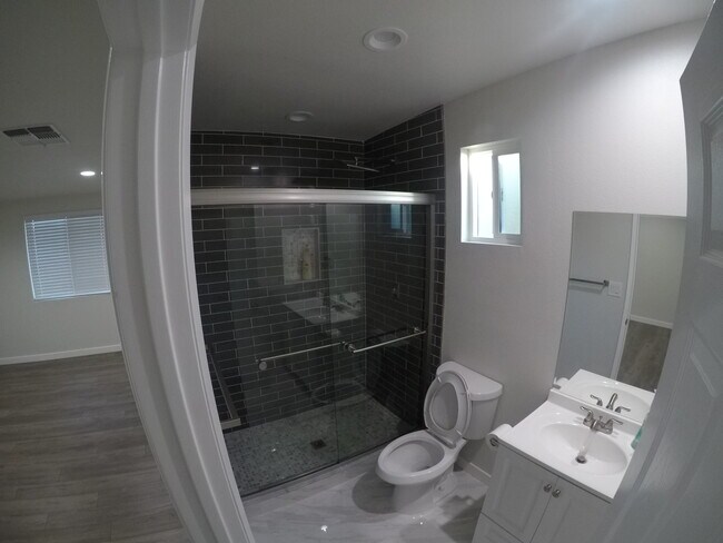 Building Photo - 2656 Larkin Pl