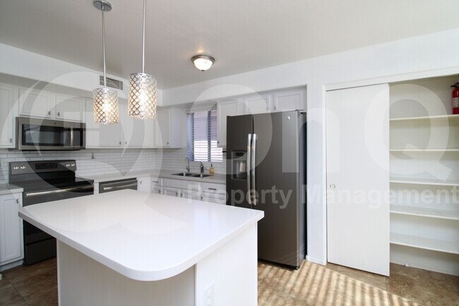 Foto del edificio - 2221 E Union Hills Dr