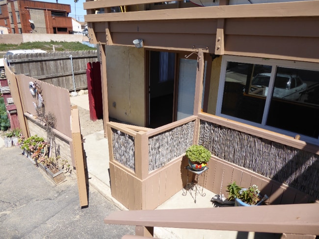 Building Photo - 214 Melrose Dr