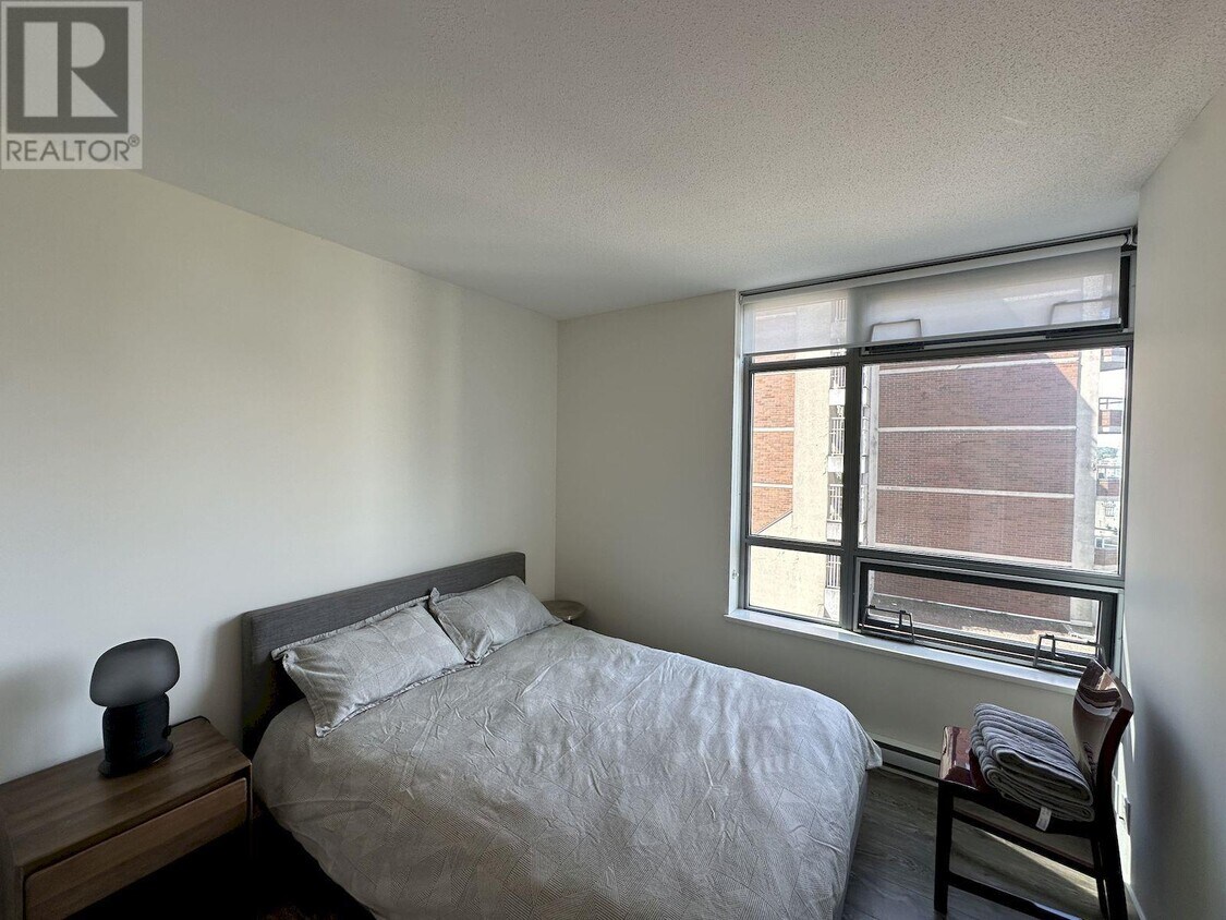 Building Photo - 1308 Hornby St