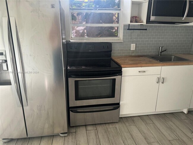 Foto del edificio - 1865 NW 16th Street Unit 1