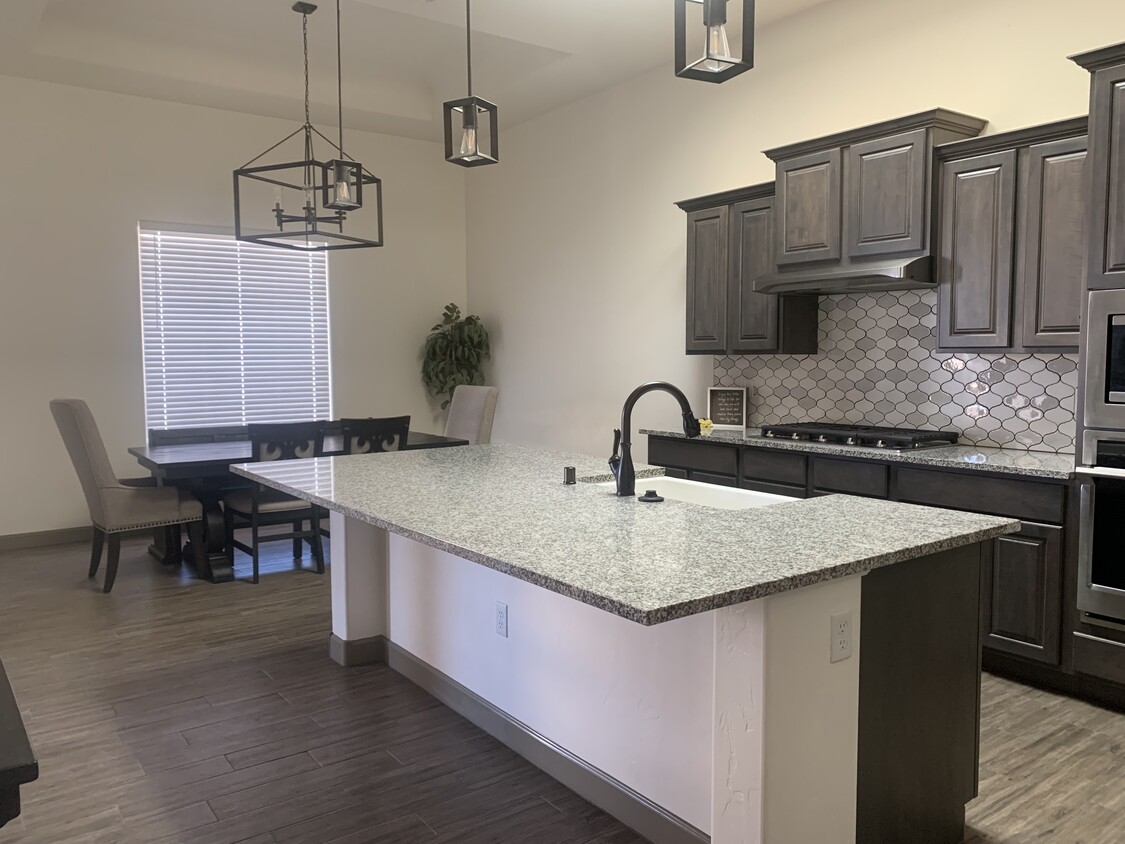 Building Photo - 4249 Purple Sage Dr