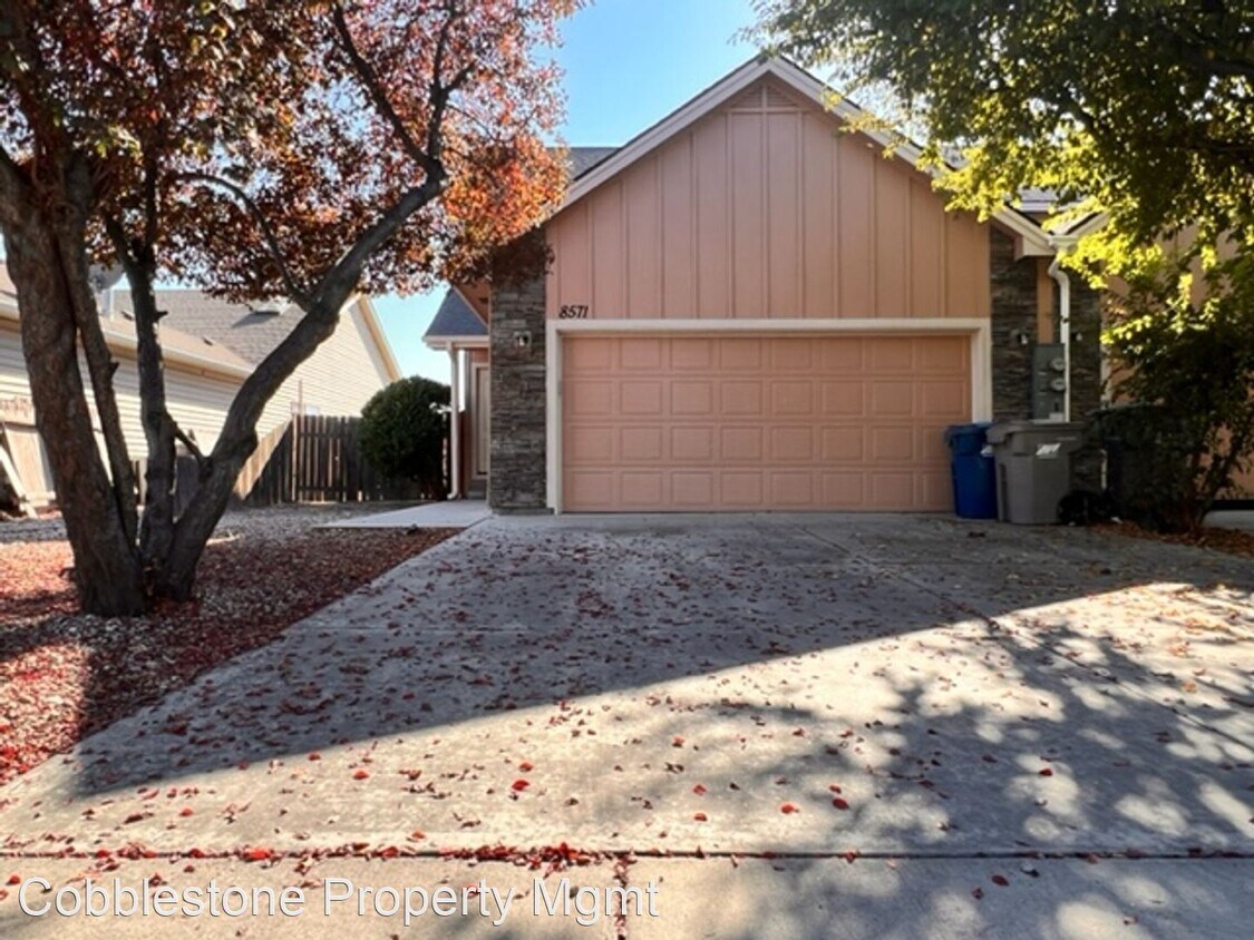 3 br, 2.5 bath House 8571 W Evening Star House Rental in Boise, ID