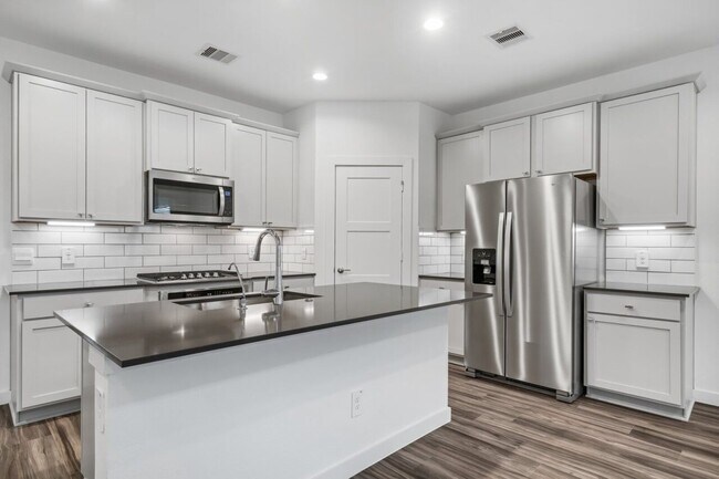 Building Photo - 13328 Bear Creek Ct