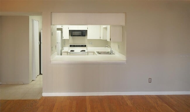 Building Photo - 603 S Melville Ave