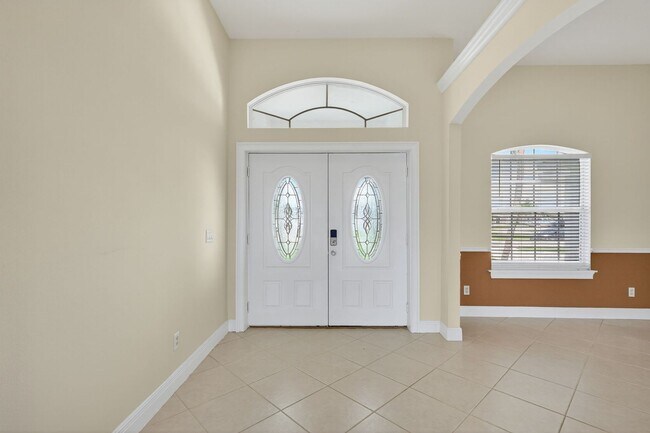 Foto del edificio - Large and Clean home on a corner lot. 3 Be...