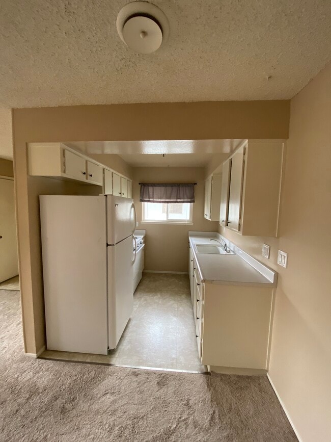 Building Photo - 1139 Casita Dr