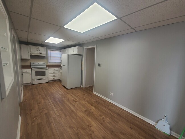 Building Photo - 5515 Greenview Rd