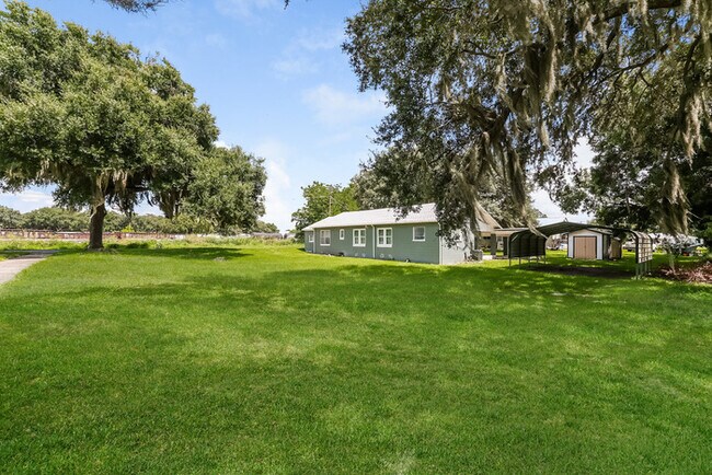 Foto del edificio - 4BR 3BA Bungalow