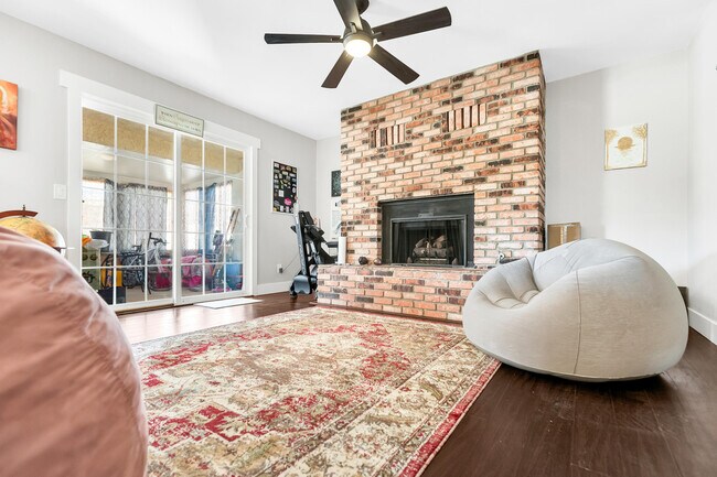 Foto del edificio - 73853 Playa Vista Dr