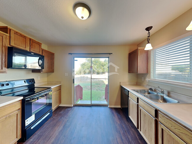 Building Photo - 2711 Candle Ridge Drive