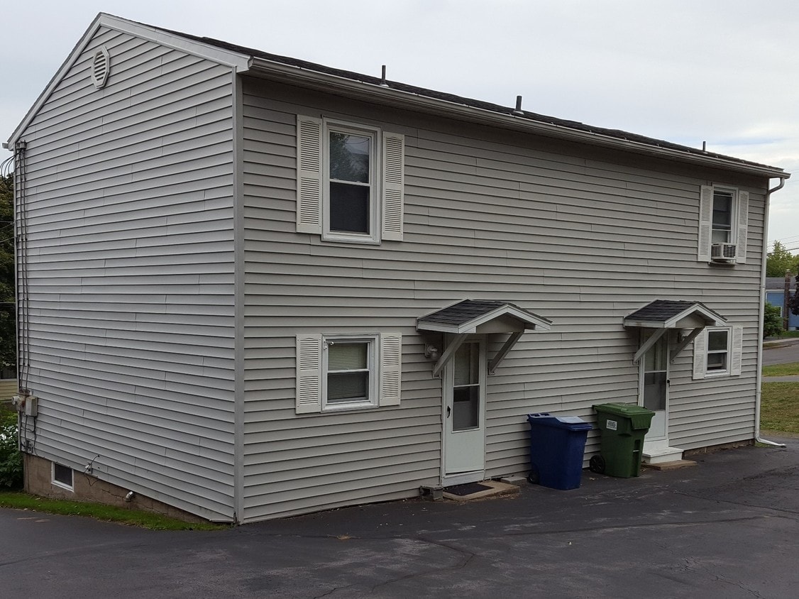 Back - 298 Duer St