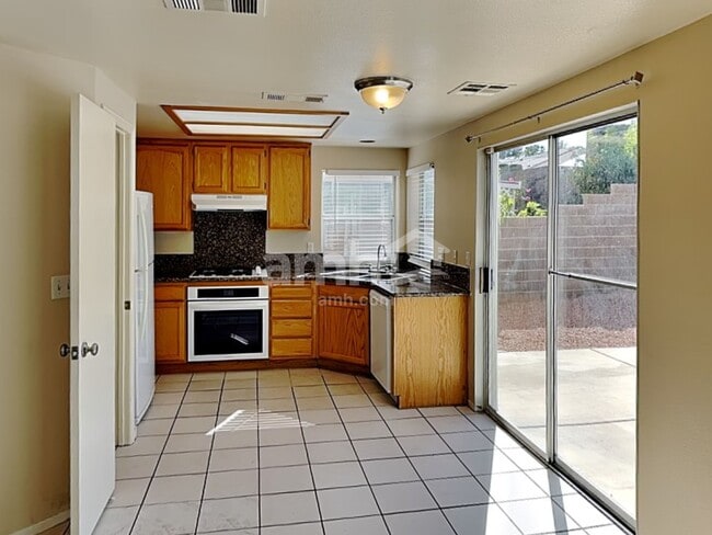 Building Photo - 7624 Little Valley Ave