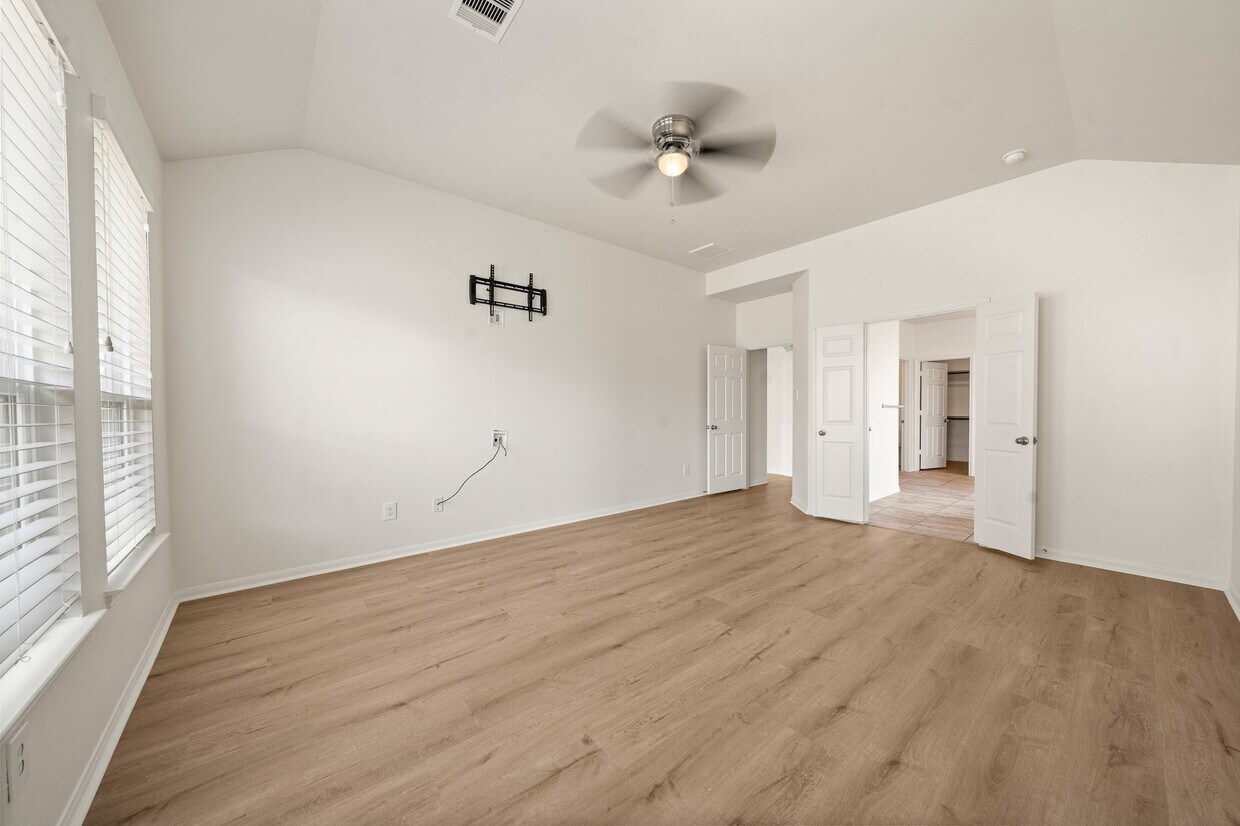 Foto del edificio - 6411 Westward Wood Way