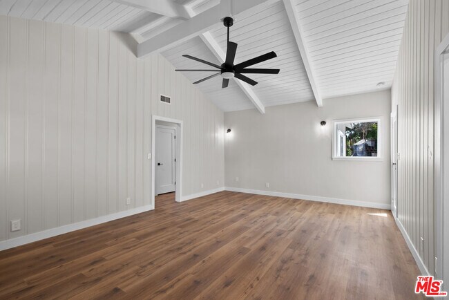 Foto del edificio - 5656 Penfield Ave