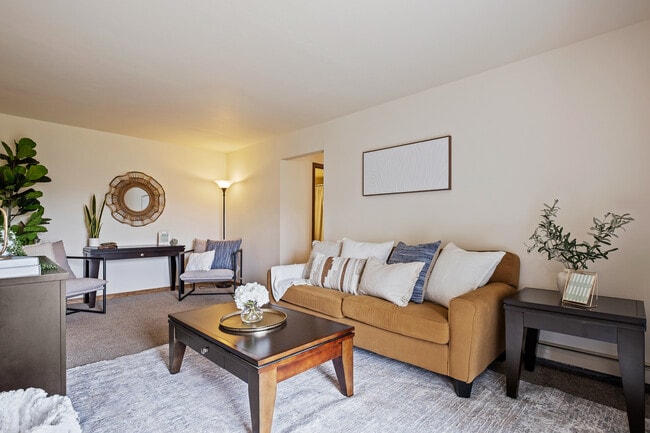 Building Photo - Woodfield Apartments