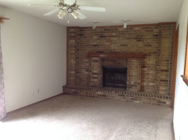 Building Photo - 1800 Schooner Dr