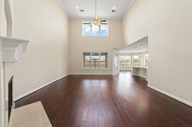 Foto del edificio - 4030 Brookfield Run Ln