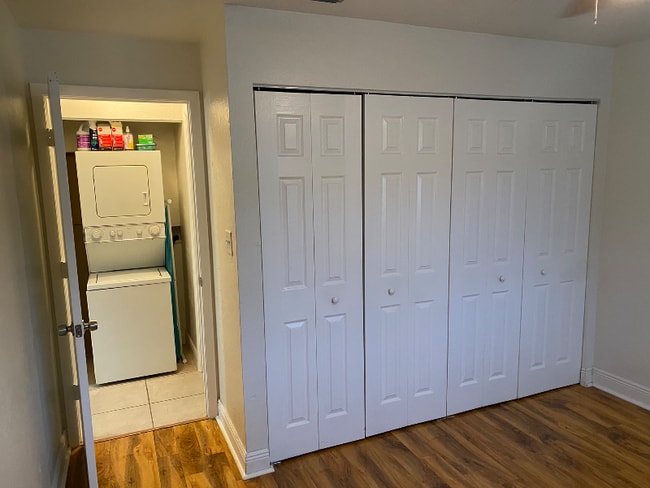 Foto del edificio - 8071 Country Rd