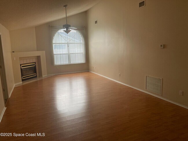 Foto del edificio - 3166 Lago Vista Dr