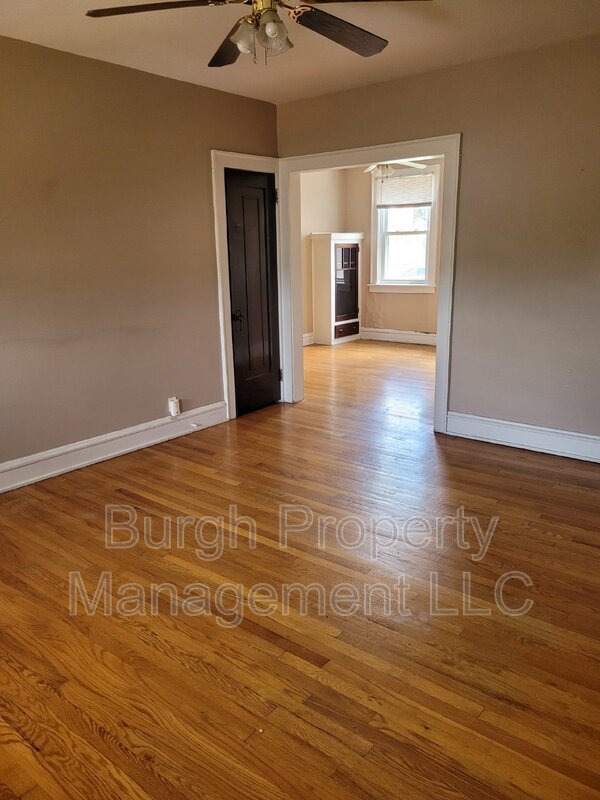 Primary Photo - 2985 Belrose Ave