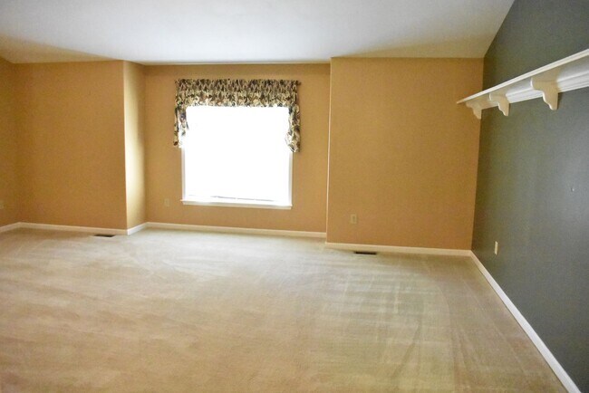 Building Photo - A Great South Stafford Location!