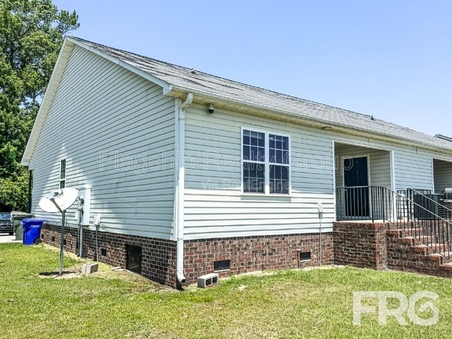 Building Photo - 5180 Deveron St
