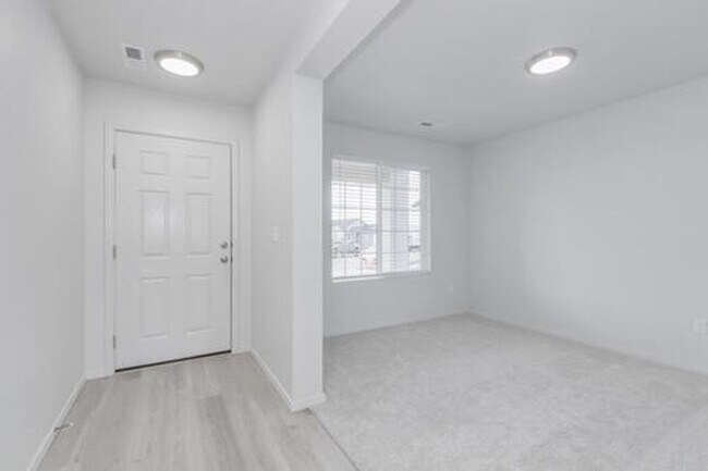 Foto del edificio - Newer 4 Bed / 2.5 Bath House For Rent _ Pl...