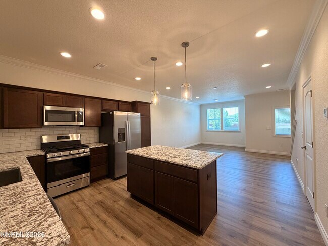 Building Photo - 18659 Village Center Dr
