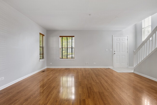 Building Photo - 1127 Orleans Dr