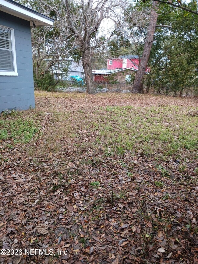 Building Photo - 2733 King Cole Dr